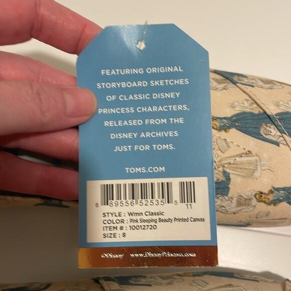 Disney x Toms NWT Women's 8 Pink Sleeping Beauty Printed Canvas Slip On Shoe - Picture 7 of 7